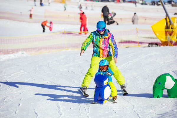 Pourquoi les enfants doivent-ils pratiquer le ski ?