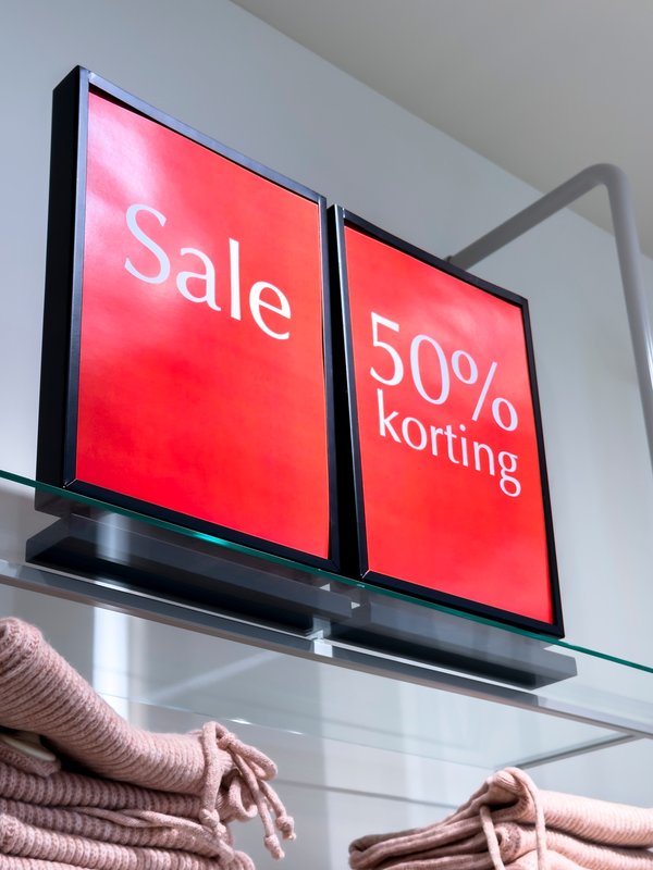 Visuel soldes : dynamisez votre magasin avec des affichages impactants