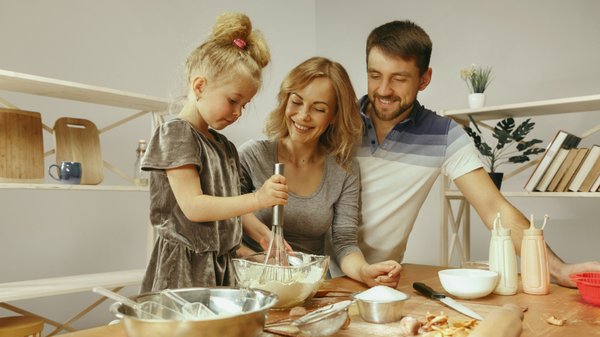 Cuisiner en famille : recettes amusantes à réaliser ensemble