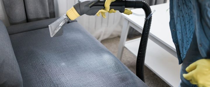 Comment entretenir et nettoyer un canapé en tissu bouclette ?